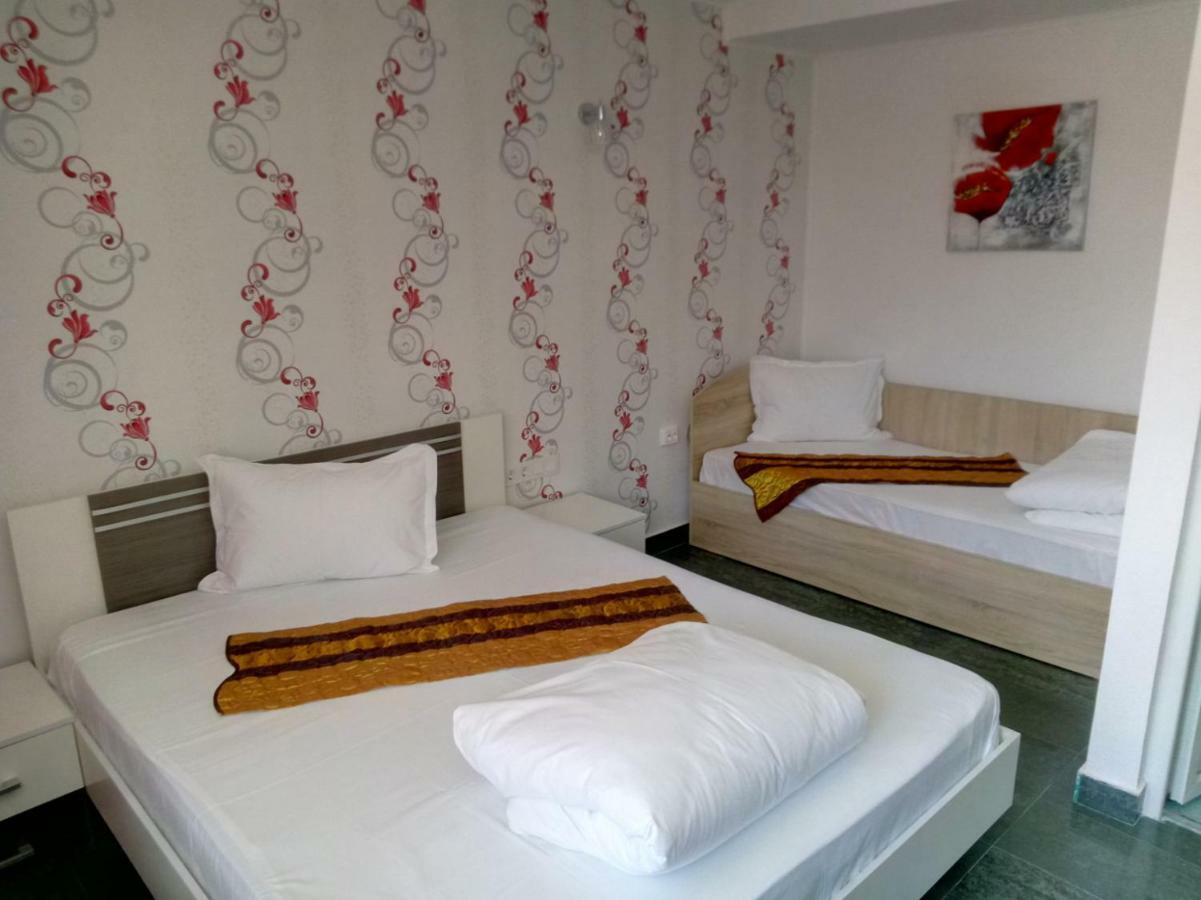 Camere De Inchiriat Carpati Hunedoara Exterior foto