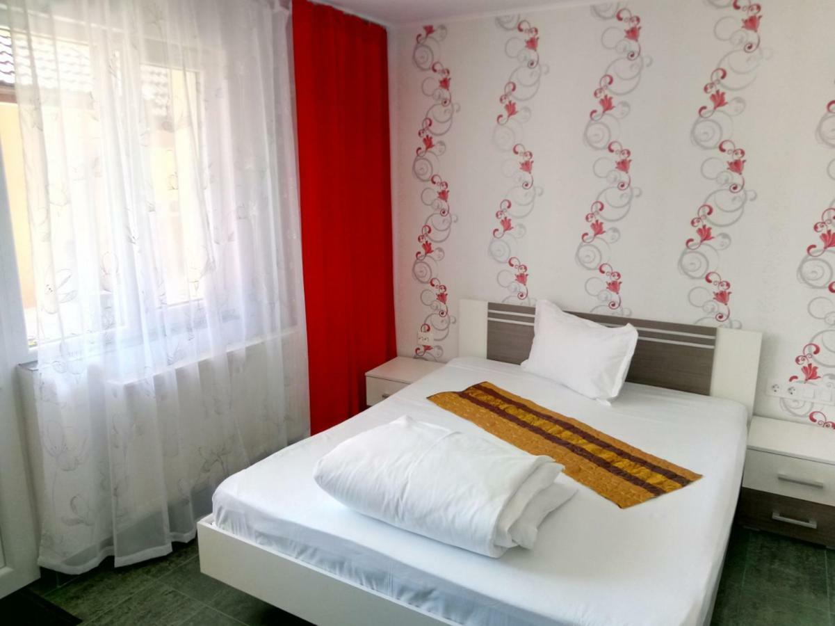 Camere De Inchiriat Carpati Hunedoara Exterior foto